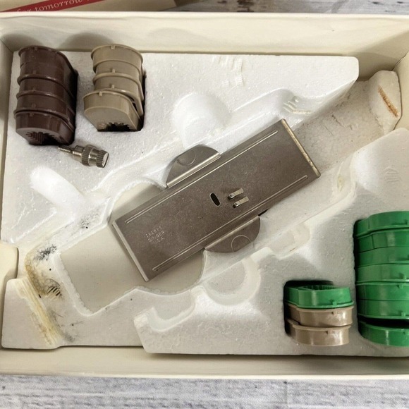 SINGER Professional Buttonholer Attachment 19 Cams 161829 Slant Needle Zig Zag - Picture 5 of 16